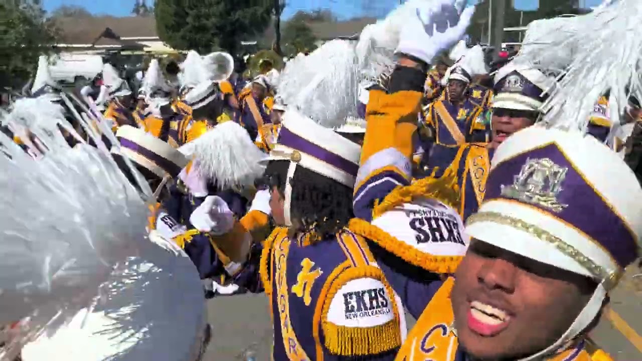 pt 2 Karr cutting up in front Landry school Nomtoc 2023 💜💛 #TeamBustemUp