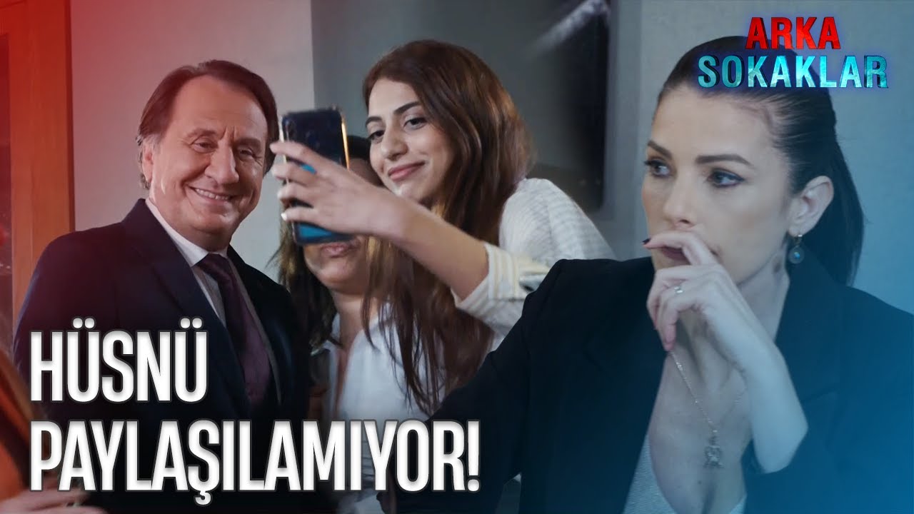 Esra, Hüsnü'yü, Hayranlarından Kıskandı! | Arka Sokaklar 659. Bölüm