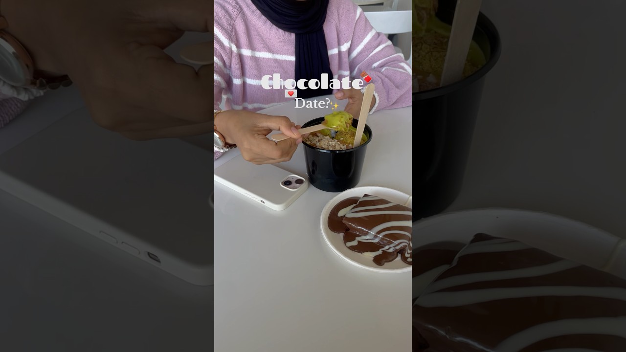 Tried pistachio kunafa for the first time🥹💌#shorts #youtubeshort #chocolate #love