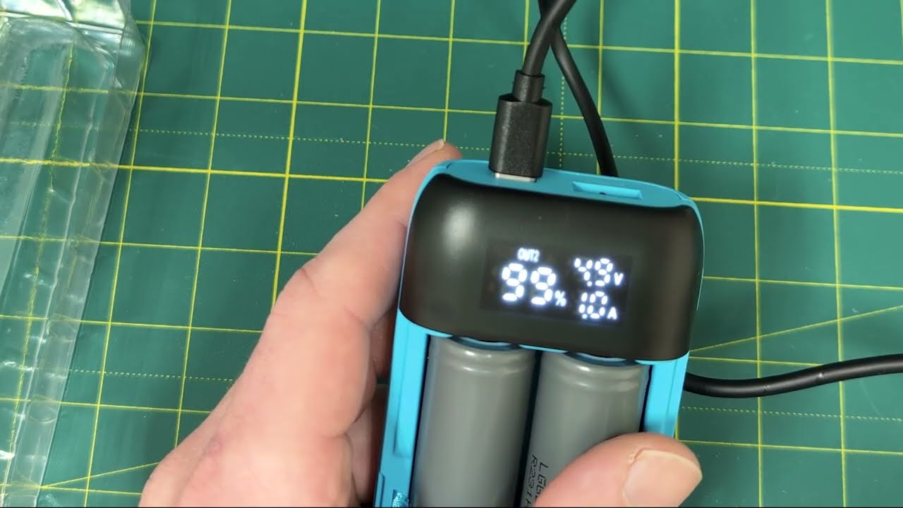 XTAR PB2S: Огляд зарядного пристрою-павербанку на два Li-Ion акумулятора