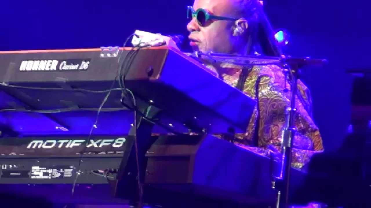 Stevie  Wonder & Joss Stone jamming 