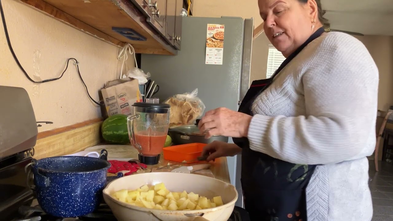 Haciendo unas papas en caldo