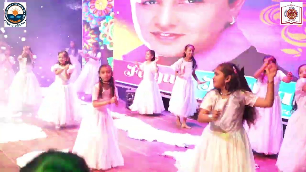 FALGUNI PATHAK SONG PERFORMED BY STD-3,4 GIRLS RAMESHWAR SHIKSHAN SANKUL NIKOL