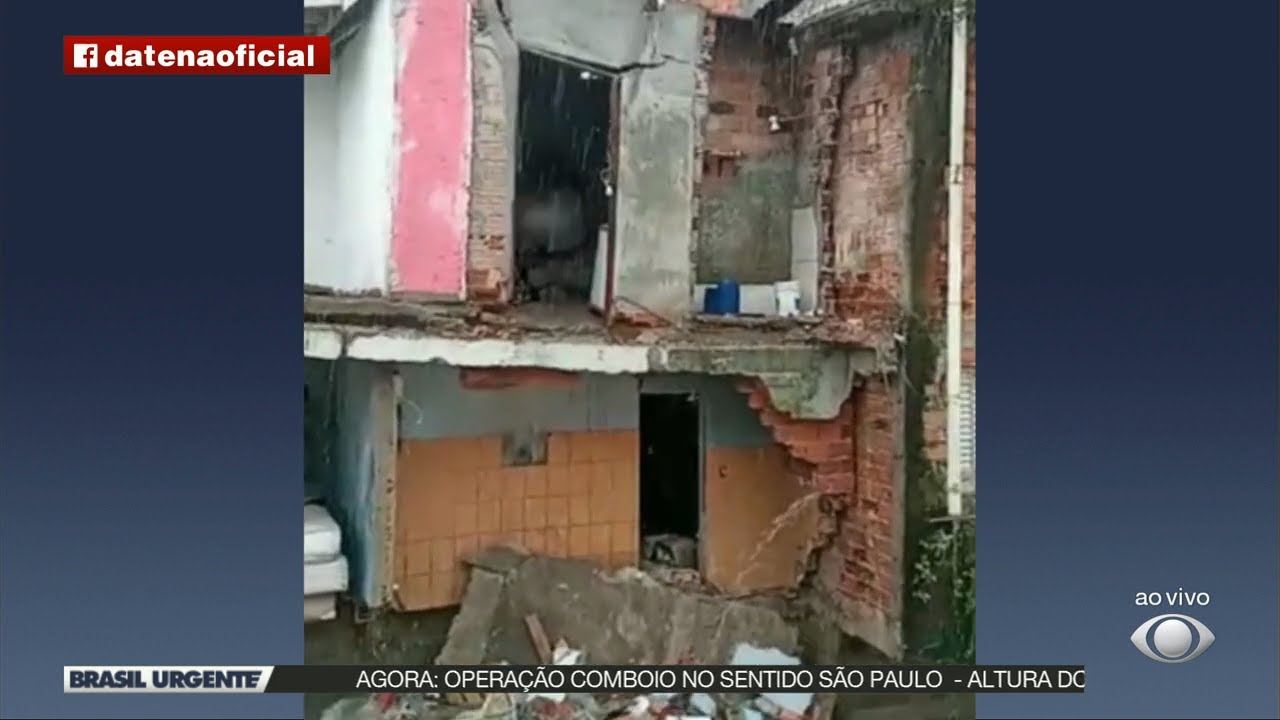 Veja o momento que uma casa desaba no Jardim Primavera