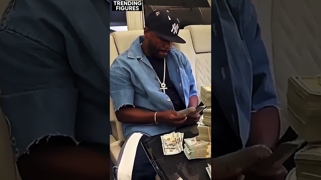 Mayweather counting his piles of cash! #mayweather #cash #shorts
