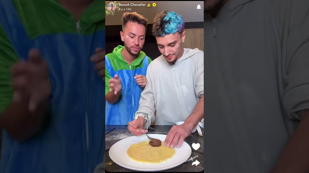 Marouane et Benoit qui cuisine faire des crêpes 