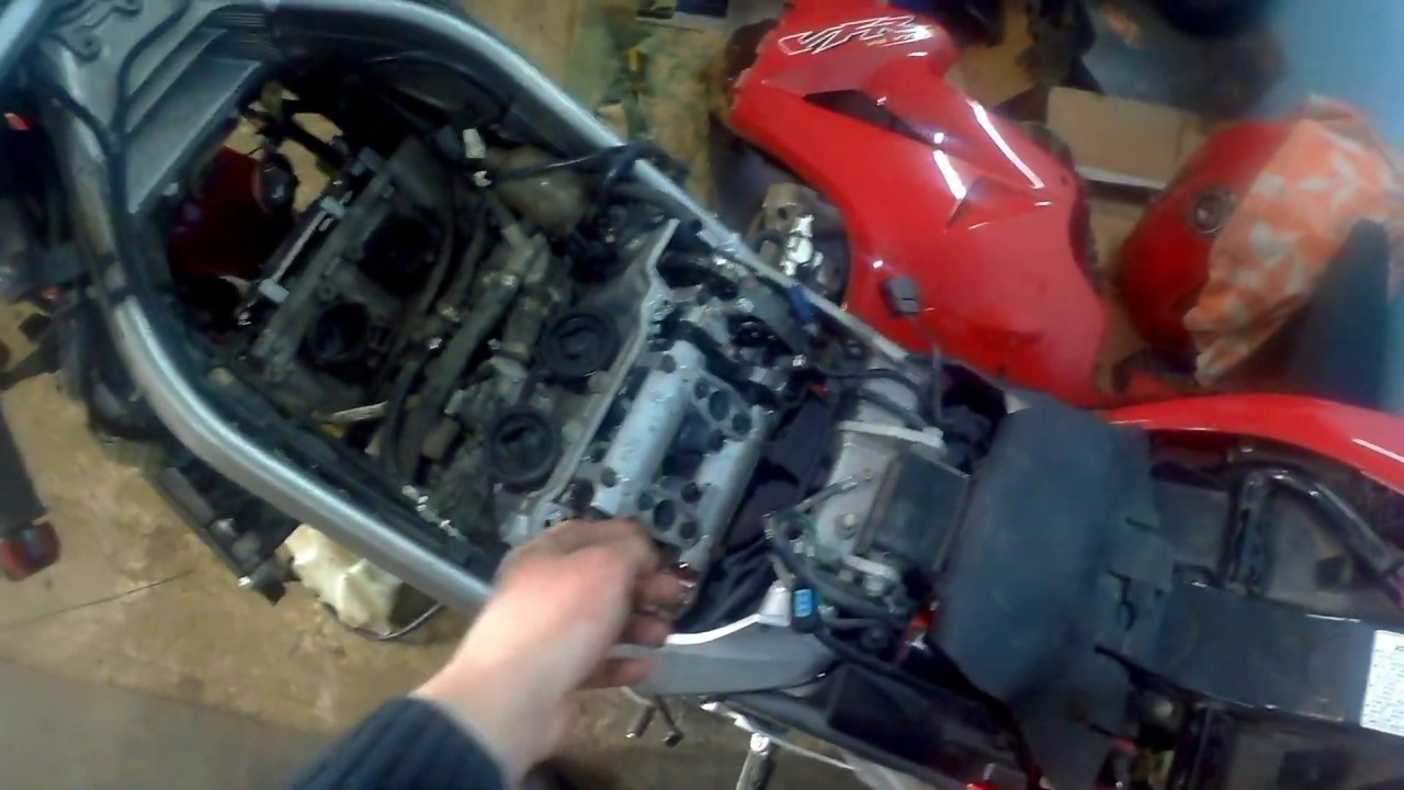 Обслуживание мотоцикла Honda VFR 800VTEC регулировка клапанов чистка форсунок