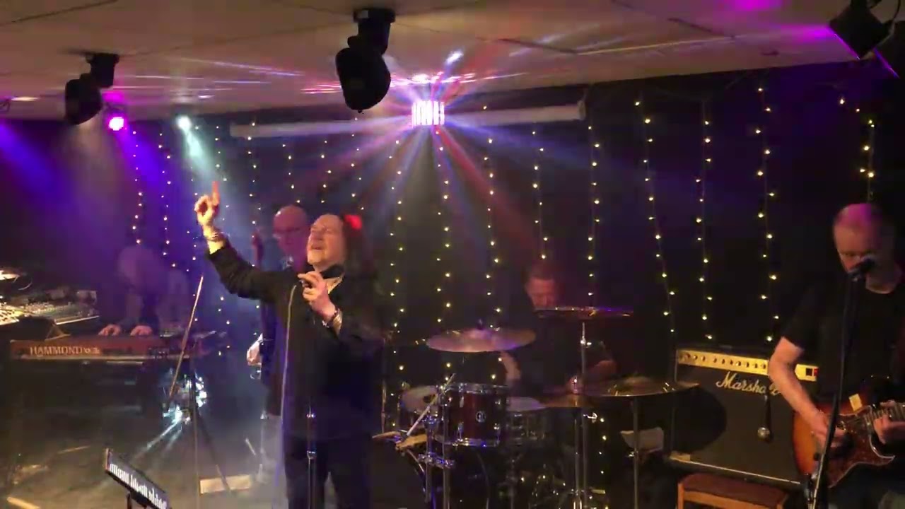 Deepurple at The Ashton Jubilee Club 13/2/26 ( Smoke On The Water )