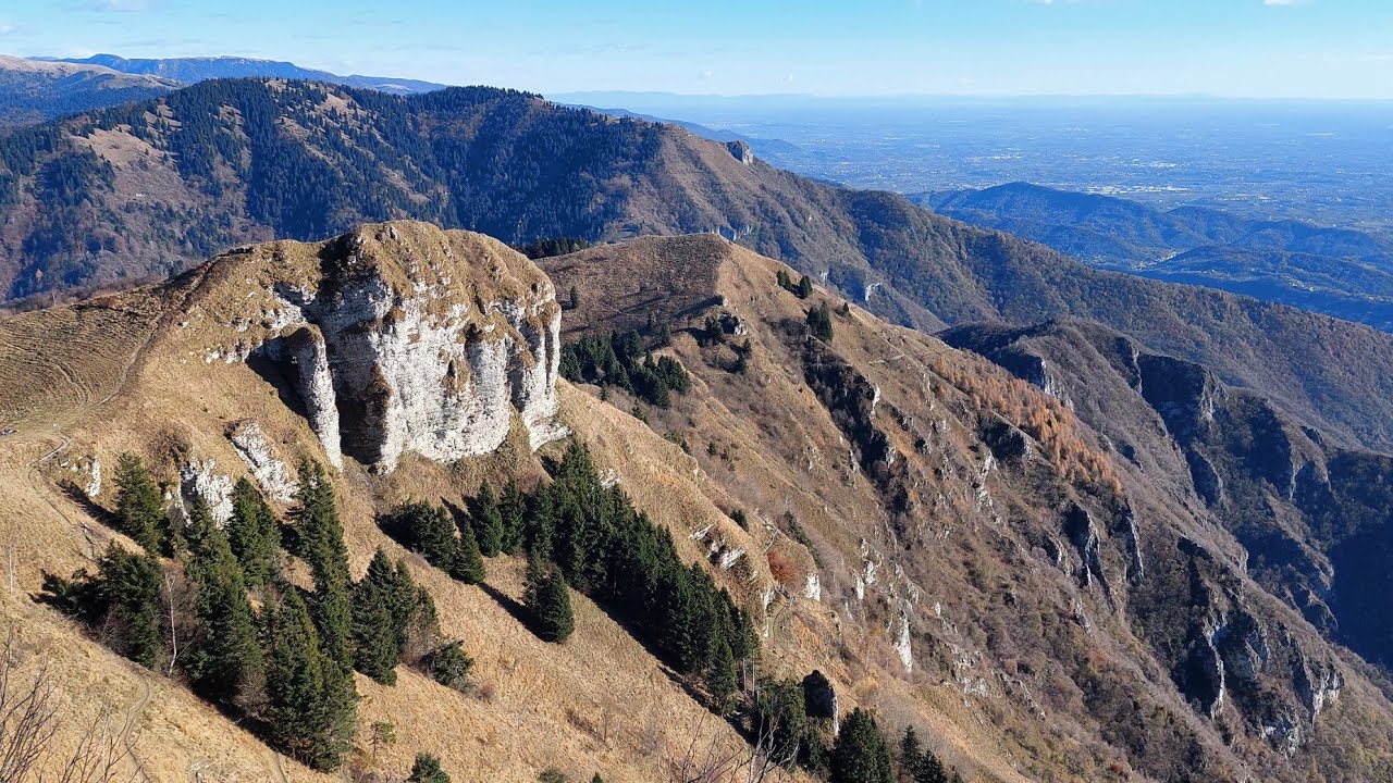 Al bivacco dei Loff per sentiero del Pissol, cima Vallon Scuro e Costa del Vent
