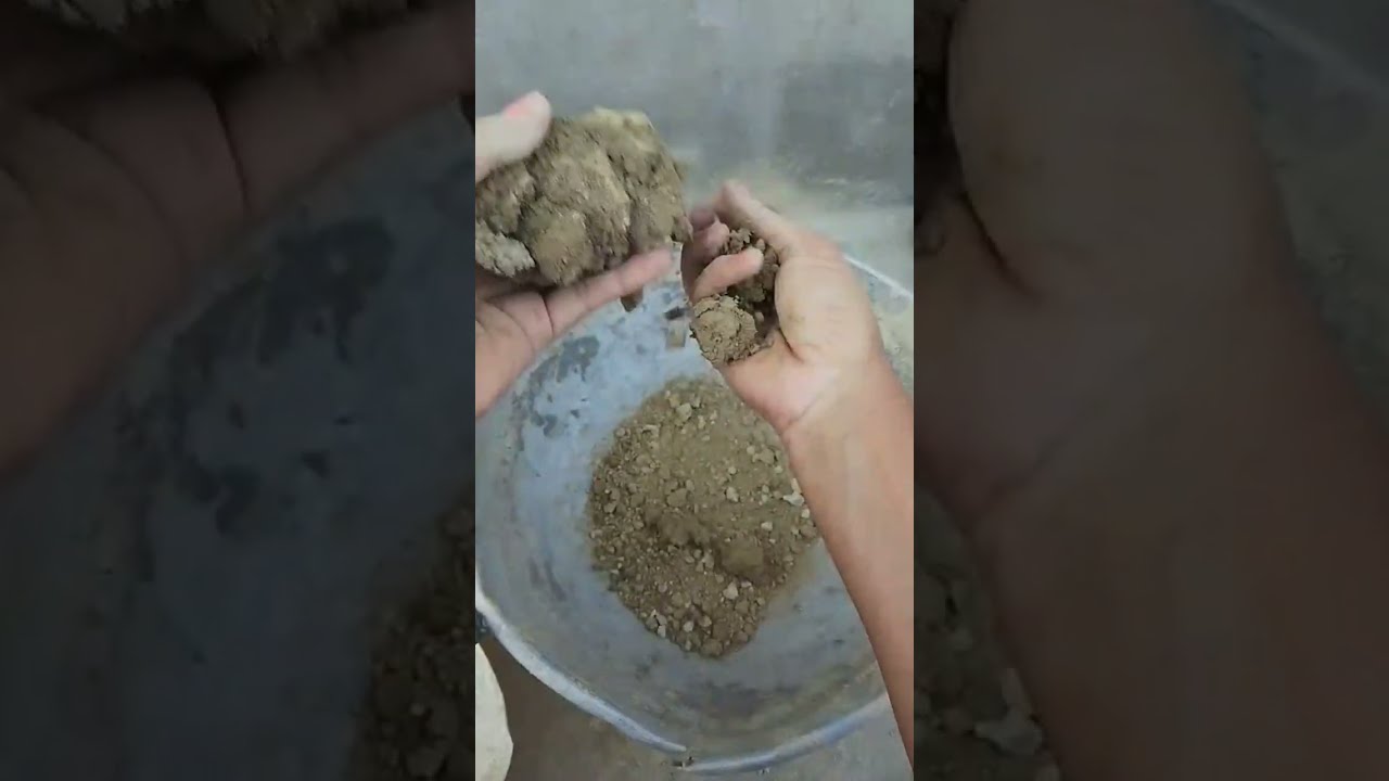Pure mud crumbling in tub with asmr sound#crunchycrumbles #asmr 