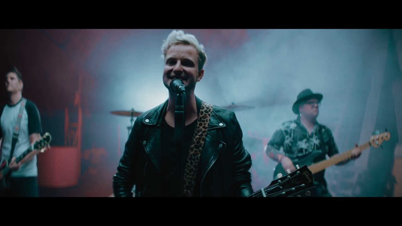 SEBi! - Endless Summer (Official Music Video)