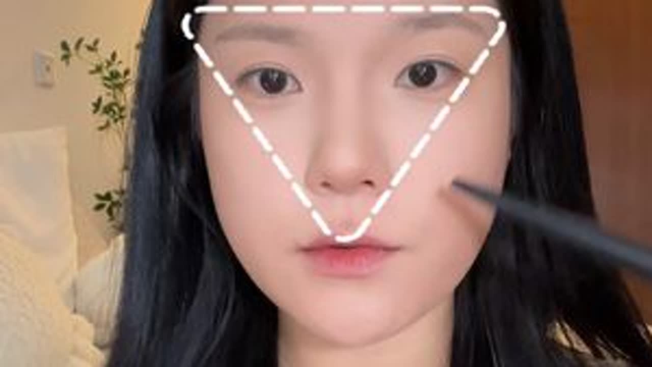方圆脸化完妆更显脸大？试试又淡又换头的骨相化妆思路！#方圆脸妆容 #妆教 #淡颜 #骨相化妆 #淡妆