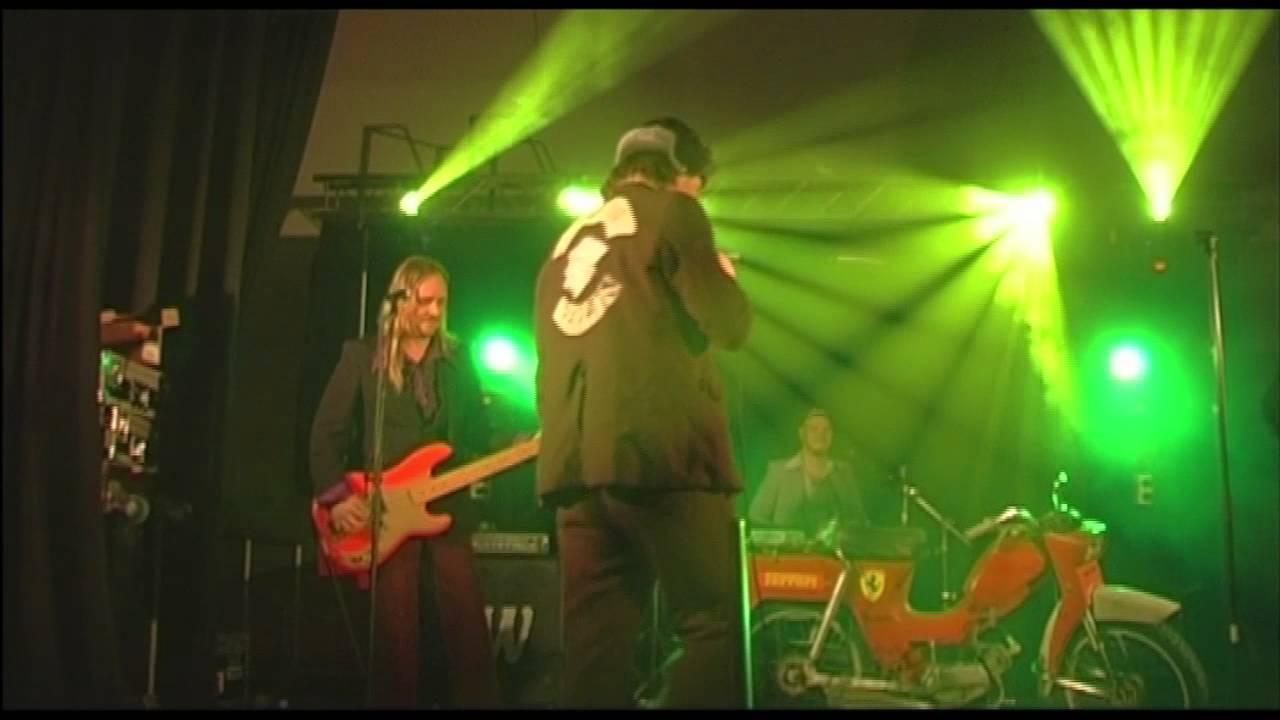 Halavatun Papat - Pikkuse Rapulassa (Live @ Iisalmi)