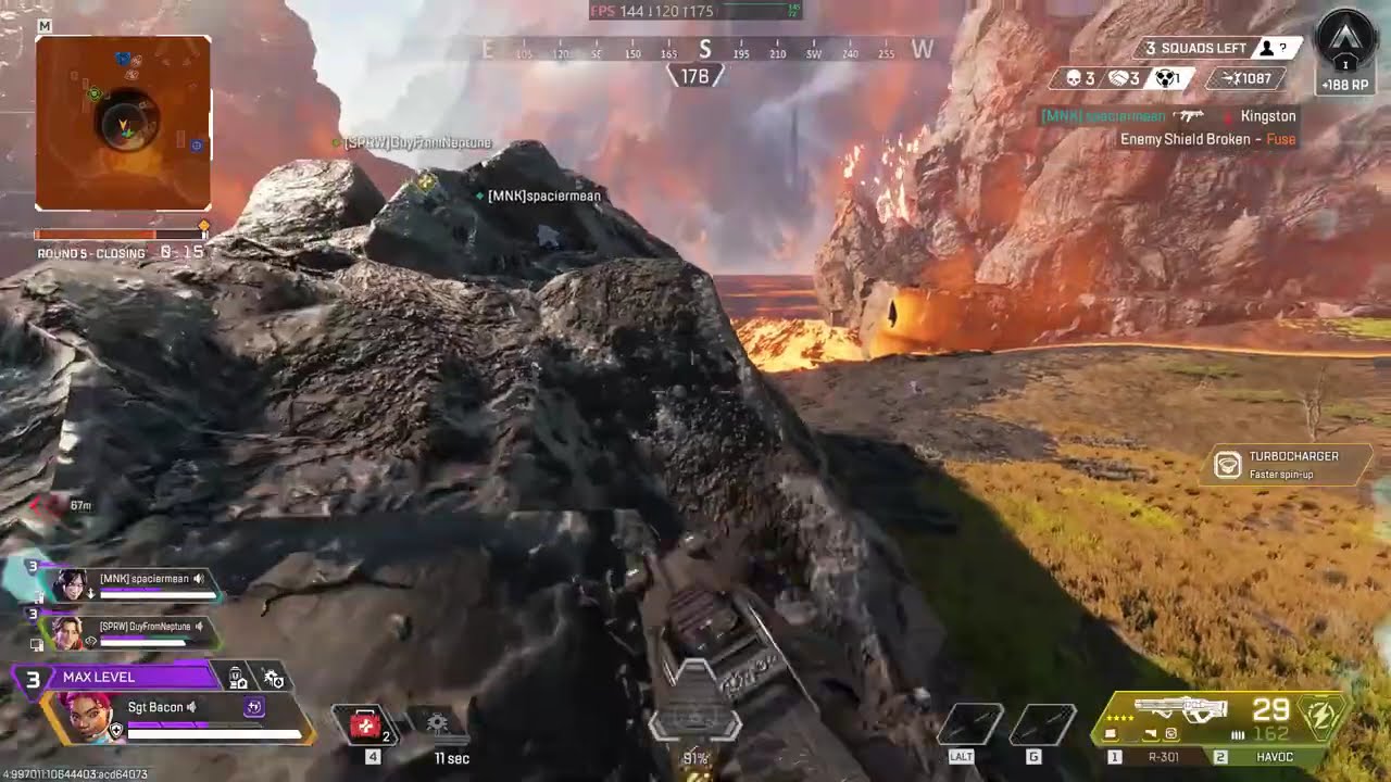 Massive end game fights, We Gold now! #apexlegendsclips #apexlegends #apexlegendscommunity #clutch