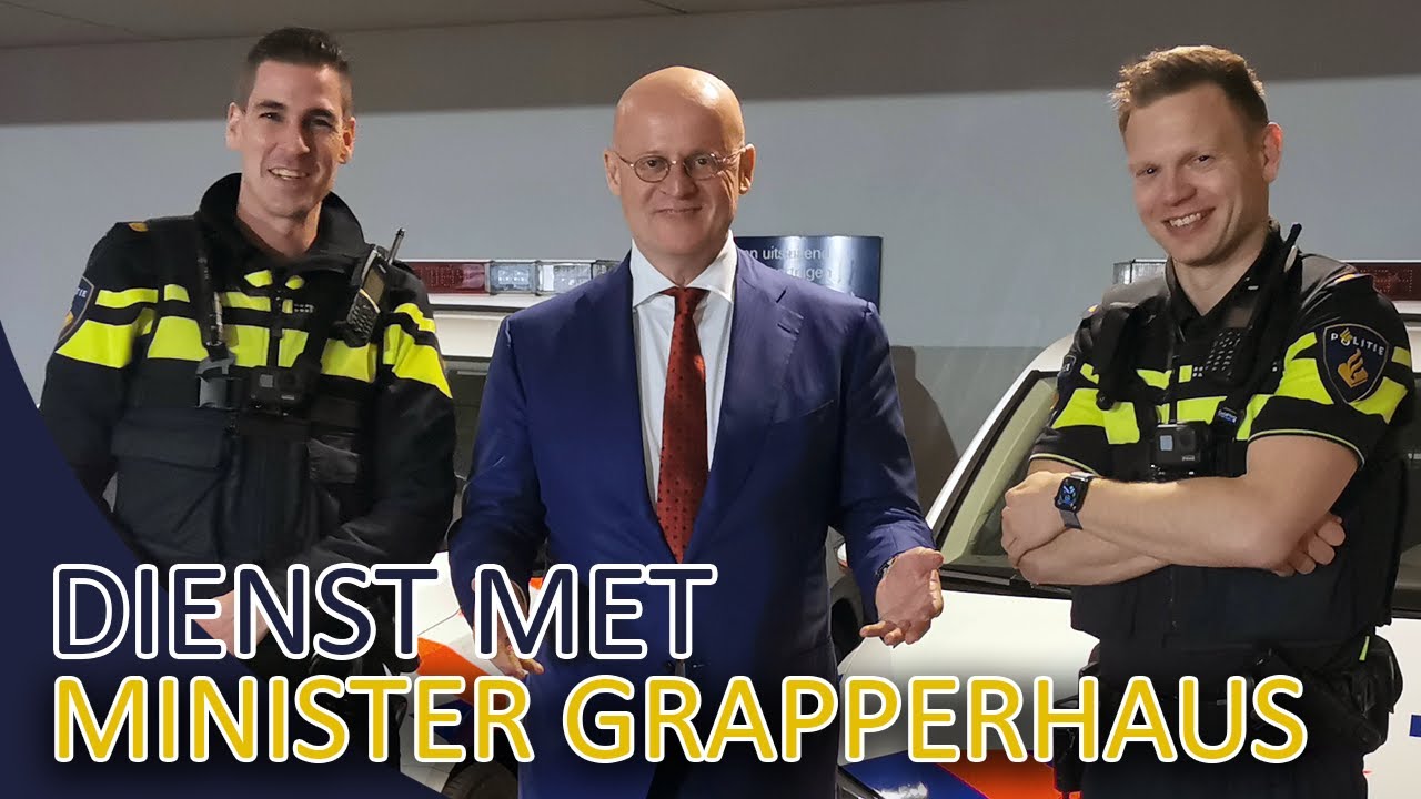 POLITIE - Dienst samen met minister Grapperhaus - Vuurwerk, Honden, Gestolen fiets en koffie.
