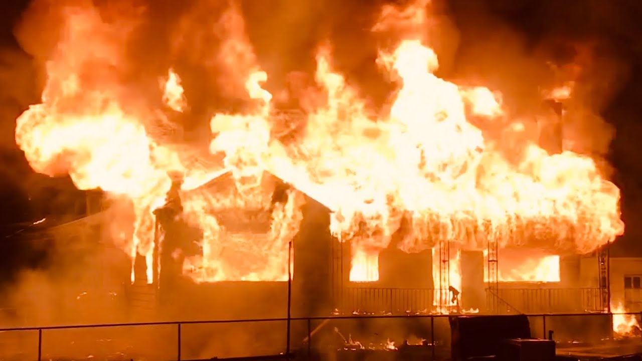 2ND ALARM FIRE ON SEYMOUR AVENUE IN A HOUSE UNDER CONSTRUCTION IN LINDEN, NEW JERSEY.