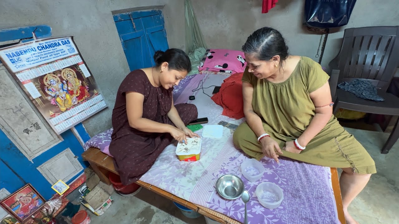 দামি কিছু না এই ওরা ছোট ছোট জিনিসেই কত খুশি খুঁজে পায় 