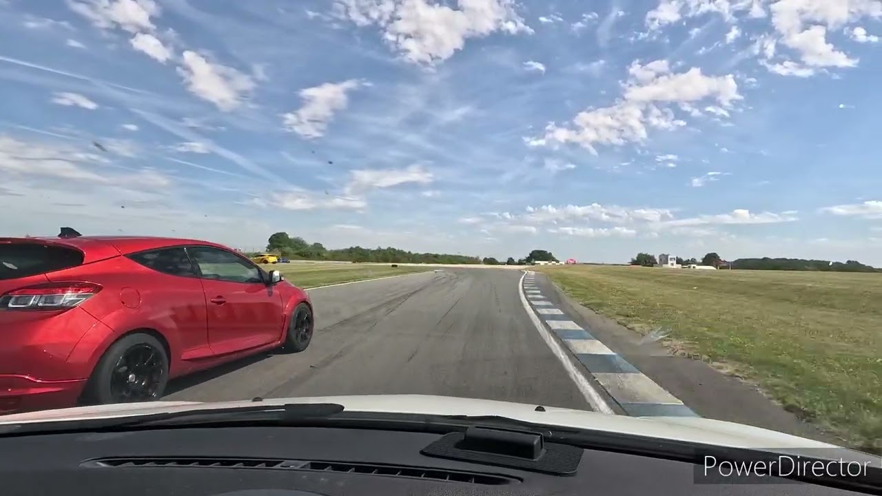 journée circuit à Clastres, 14 juillet 2023. Renault Clio 3 RS
