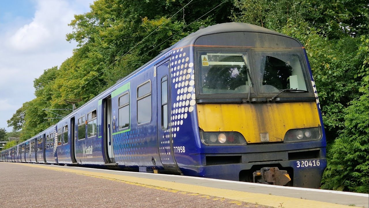 Trains at Balloch