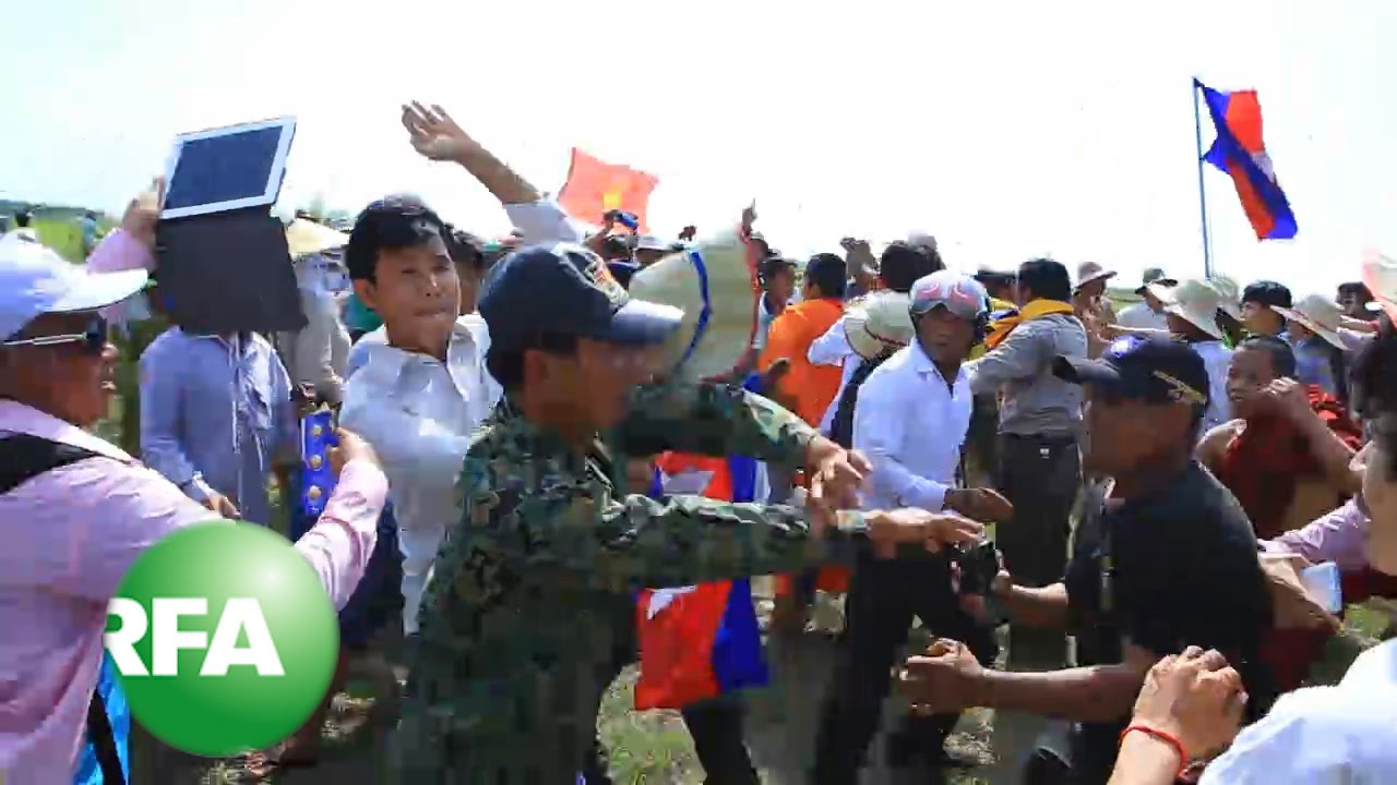 Cambodian Activists Clash with Vietnamese Villagers, Police in Border Dispute