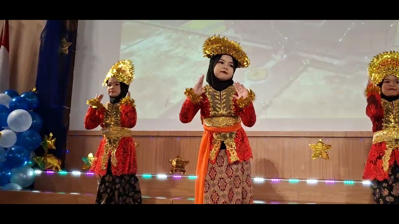 Dancing"Jaipong dan Tari Nusantara" 1st Grade Utsman