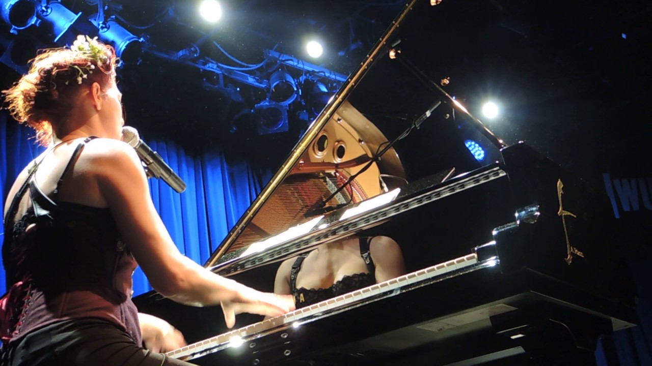 Bad Habit — Amanda Palmer in Vienna, 28/10/2016 afternoon show