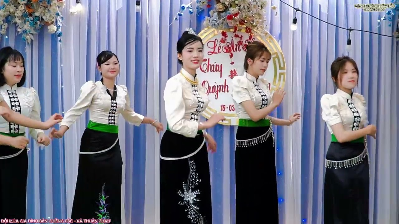 ĐỘI MÚA LÀM CẢ KHÁN PHÒNG CƯỚI PHẢI MÊ MẨN VỚI ĐIỆU MÚA QUÁ ĐẸP