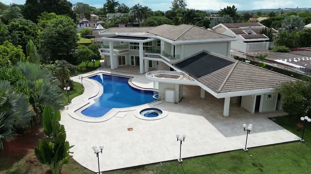 Belíssima casa em alto padrão na QI 05 Lago Sul - Brasília-DF