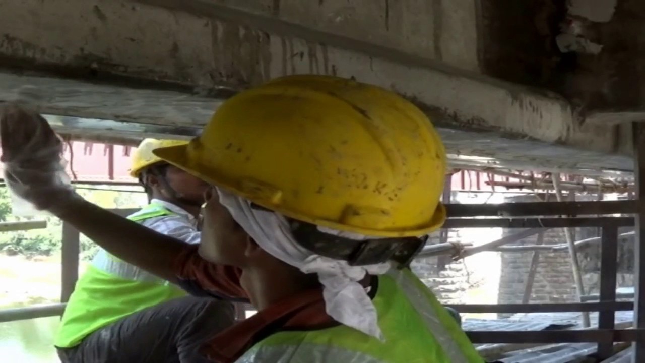 External Pre-stressing of Carbon Laminate at Dahod