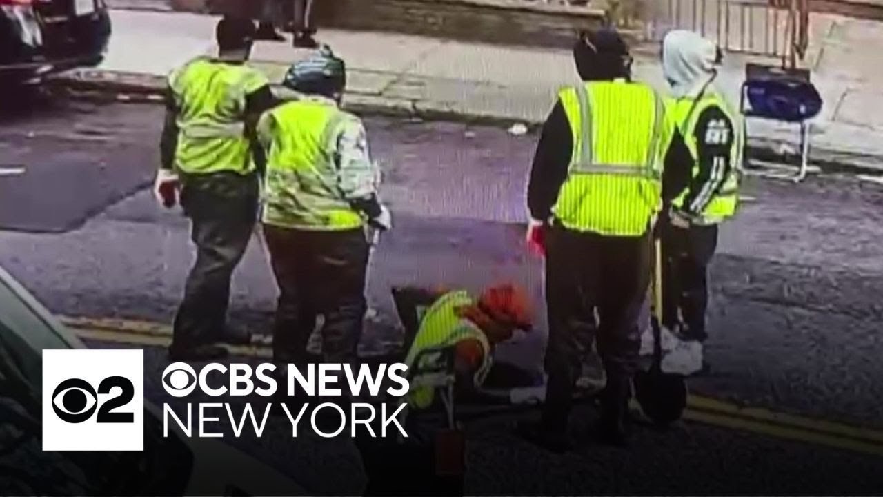 Video shows suspects climbing into manhole in Brooklyn