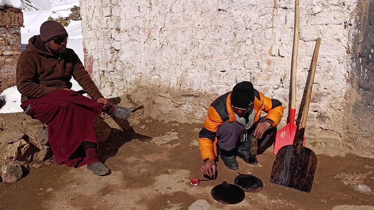 A conversation with a monk at Dipling gonpa....
