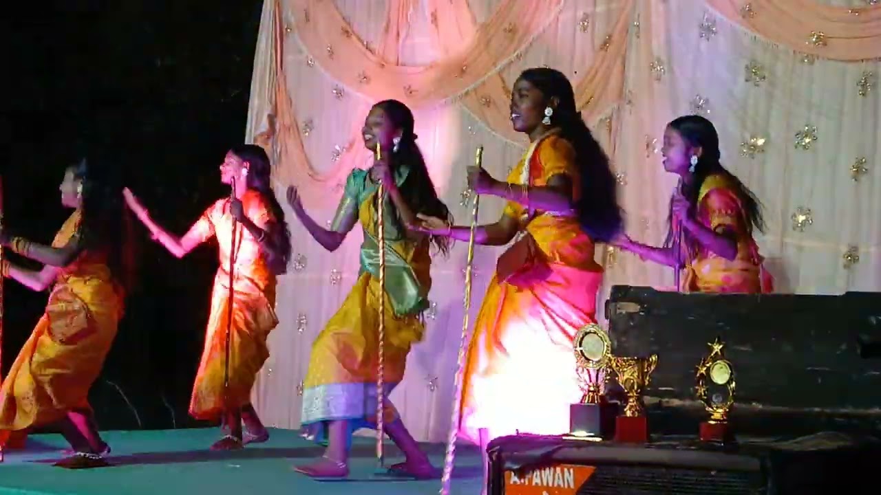 Sarswati Puja ke subh ausar par Gao ki bachiya log ki dance