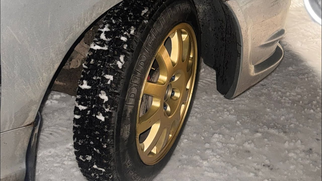 2x Subaru Impreza with ice tires