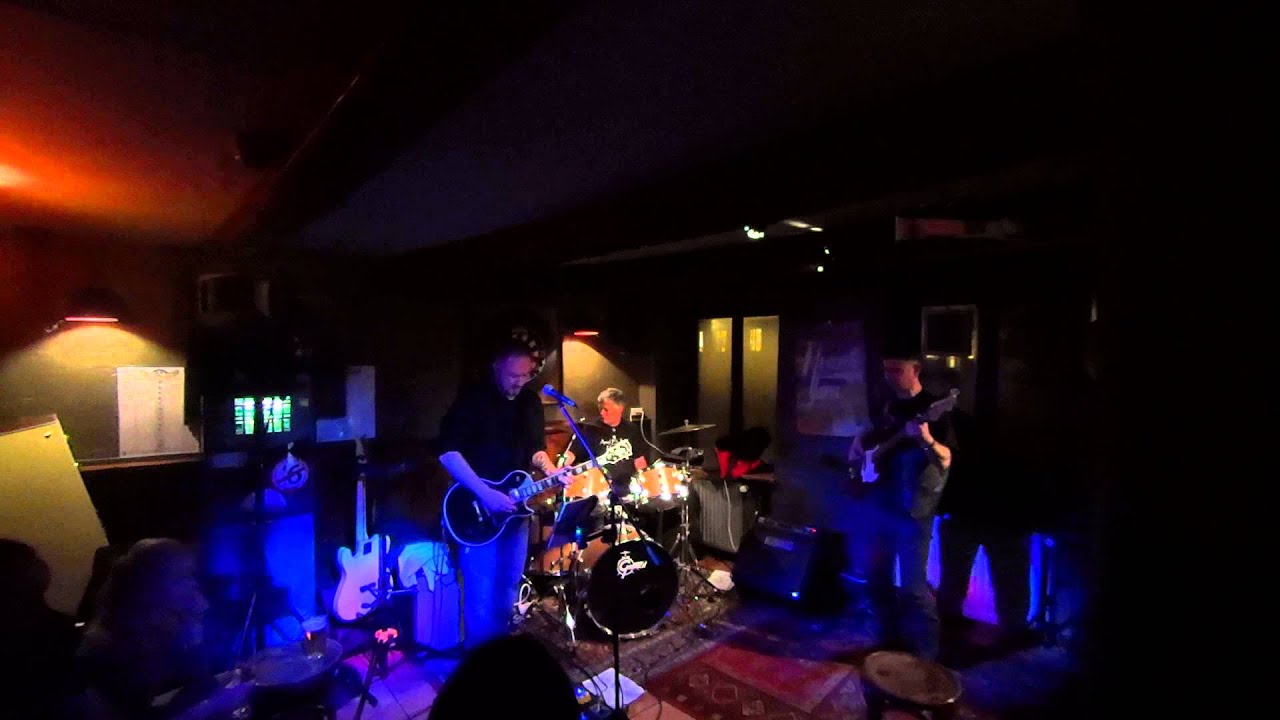 Thrill is gone cover @Liquid bar Luxembourg