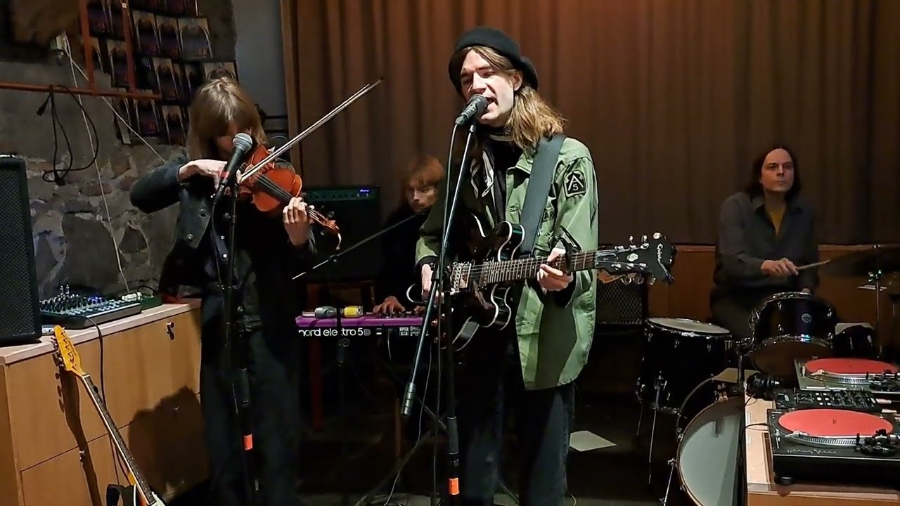 The Velvet Underground - Sunday Morning (cover) by MAMA SONIC