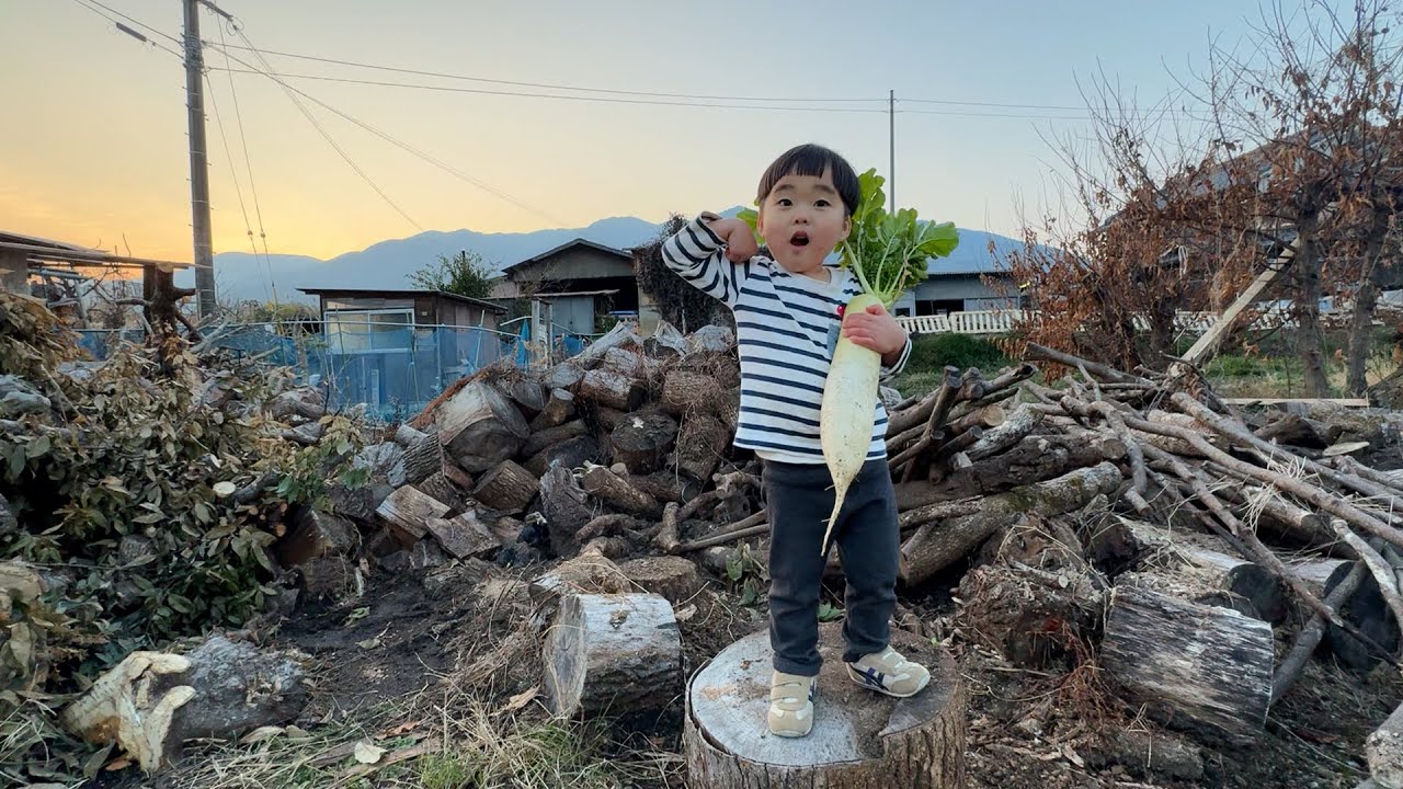 大根の似合う3歳男が頑丈のポーズする金曜日の夕方