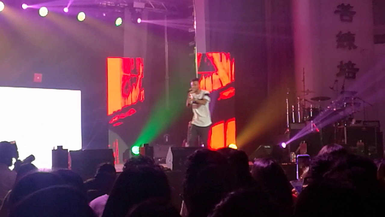 #McSai rocking the stage for #OruNation at Malaysia on October 2018