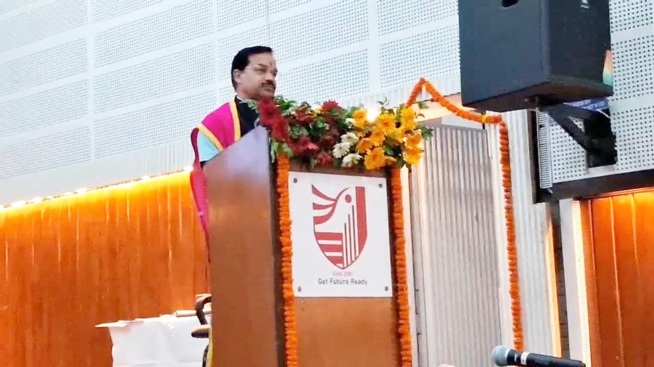 NIET Greater Noida के Convocation Ceremony 2025 में AKTU VC Prof. J.P. Pandey का विचारोत्तेजक संबोधन