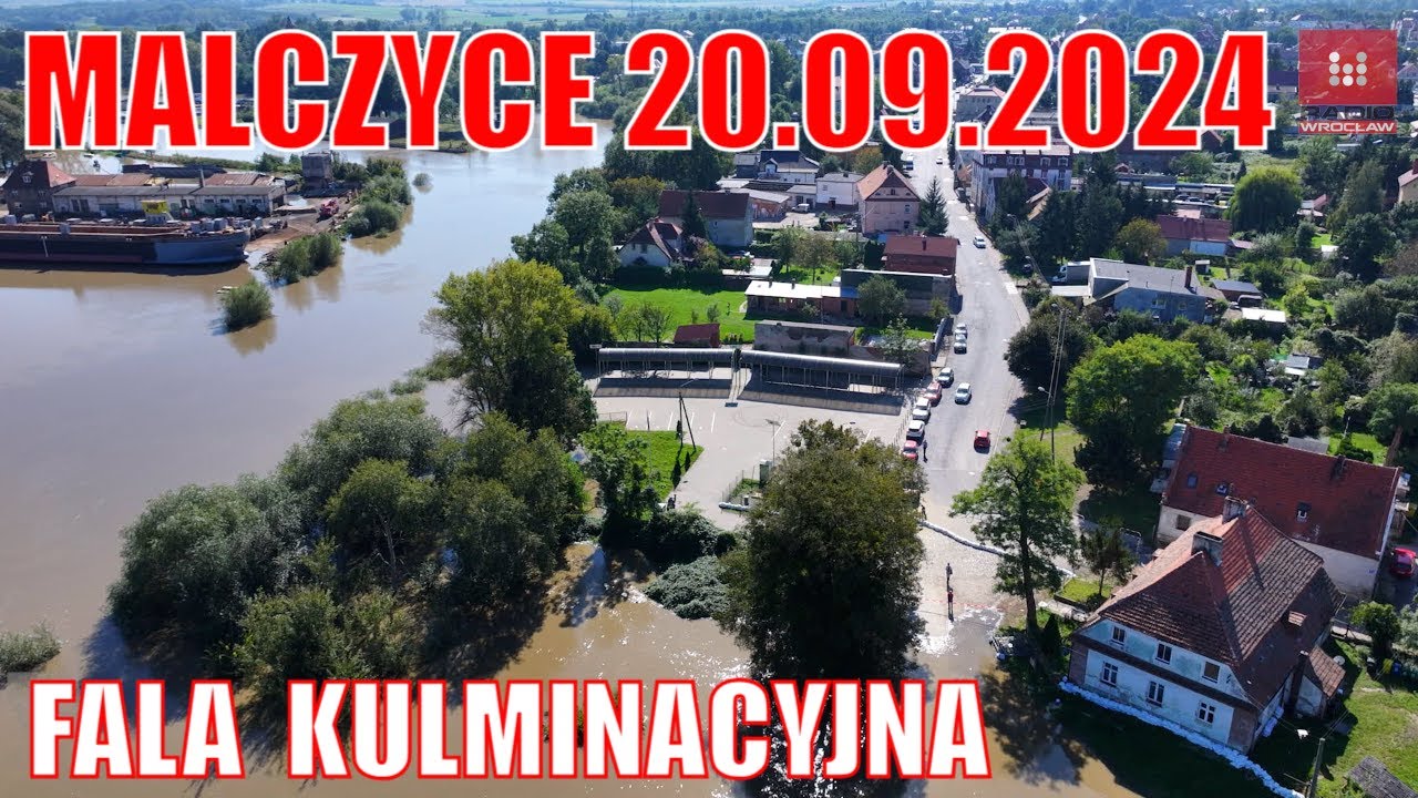 Malczyce fala kulminacyjna. Woda prawie przy ulicy 1 Maja [WIDEO DRON]