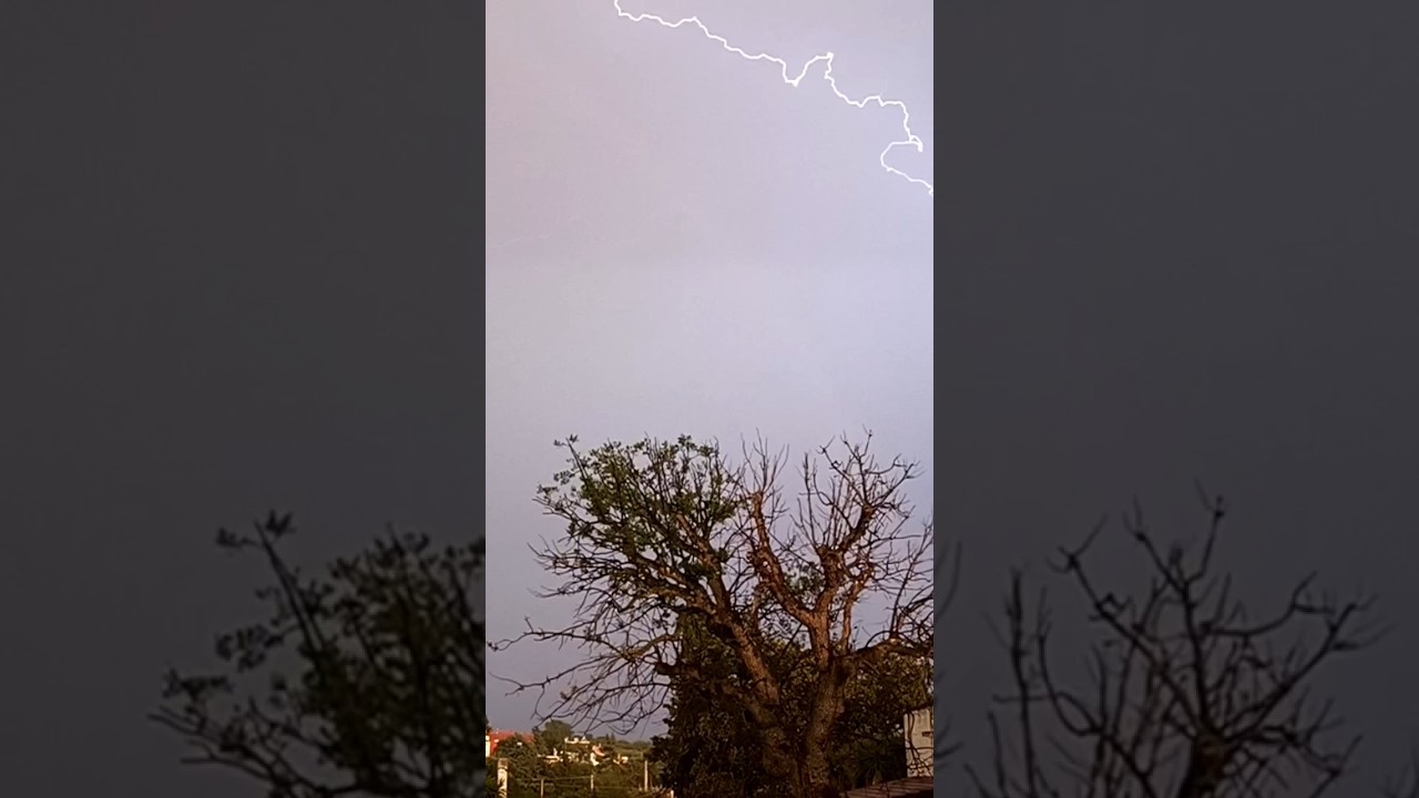 Crazy Lightning Strike + Thunder South Italy 01/05/2024 Fulmine Puglia ⚡