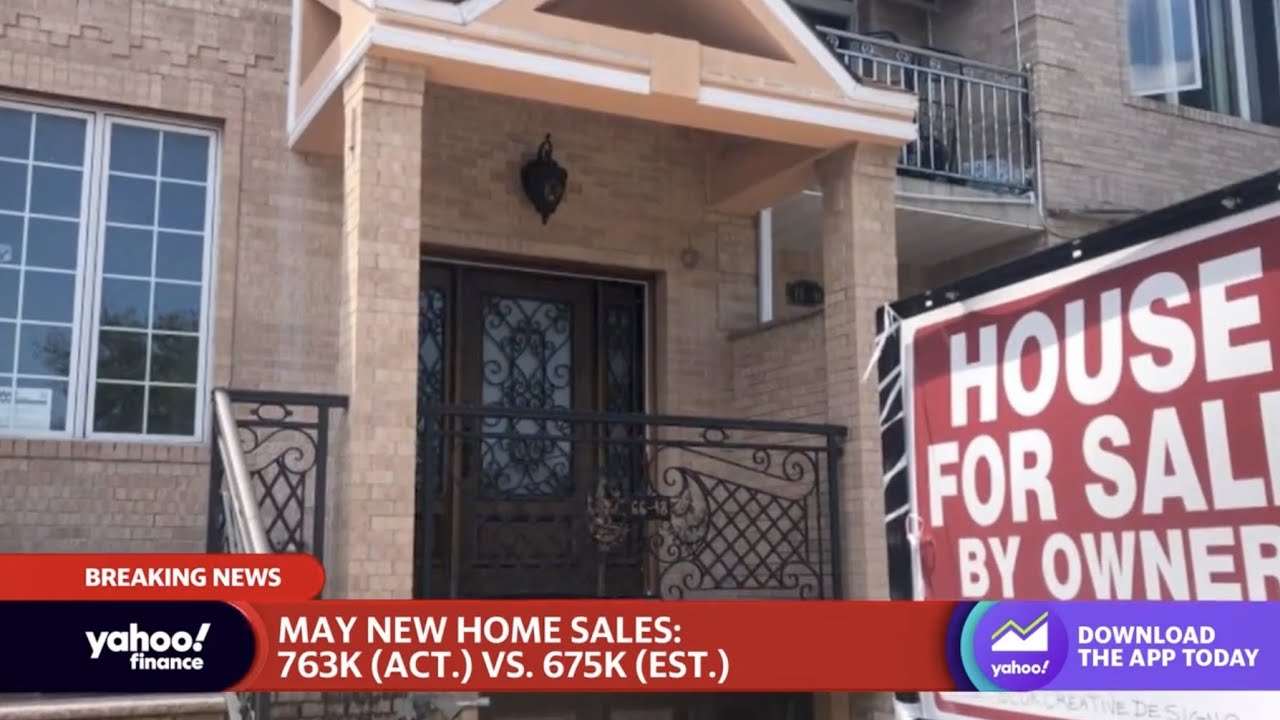 U.S. new home sales surge, consumer confidence tops expectations