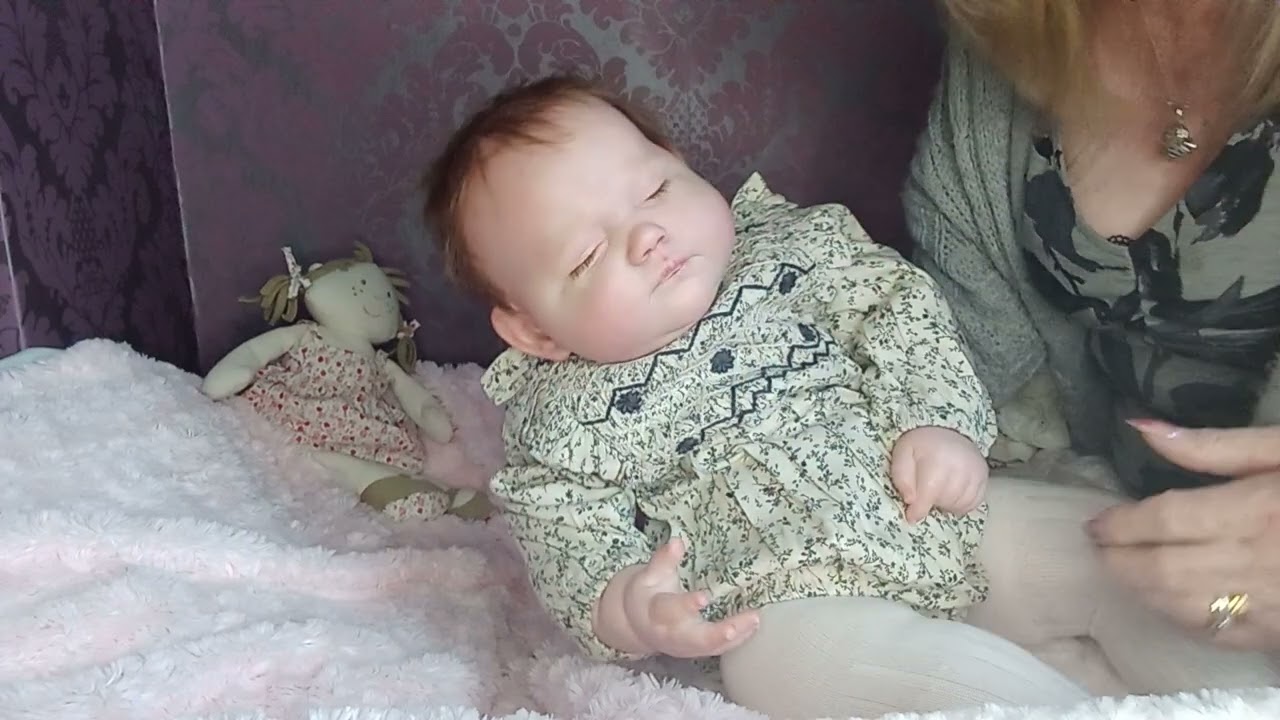 Brooke-Leigh changing into a romper and Margot ready for Peterborough show