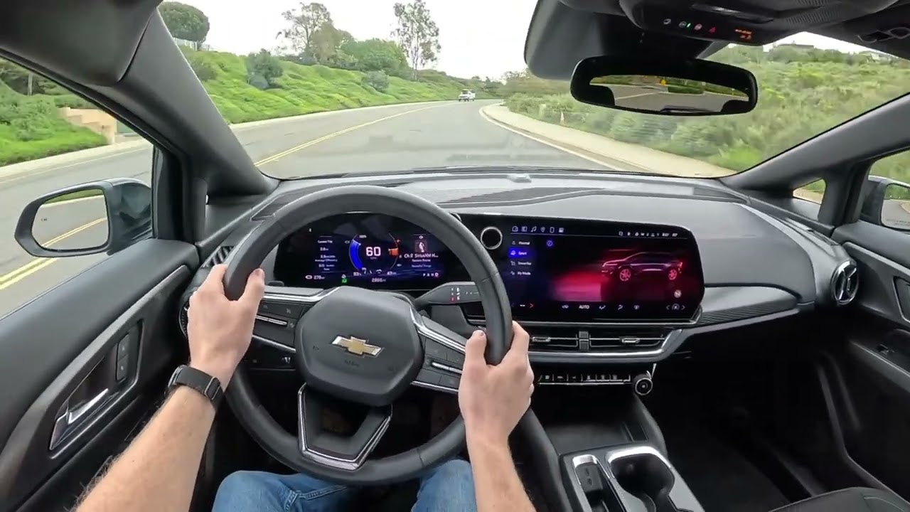 2025 Chevrolet Equinox EV LT Solo Highway Driving