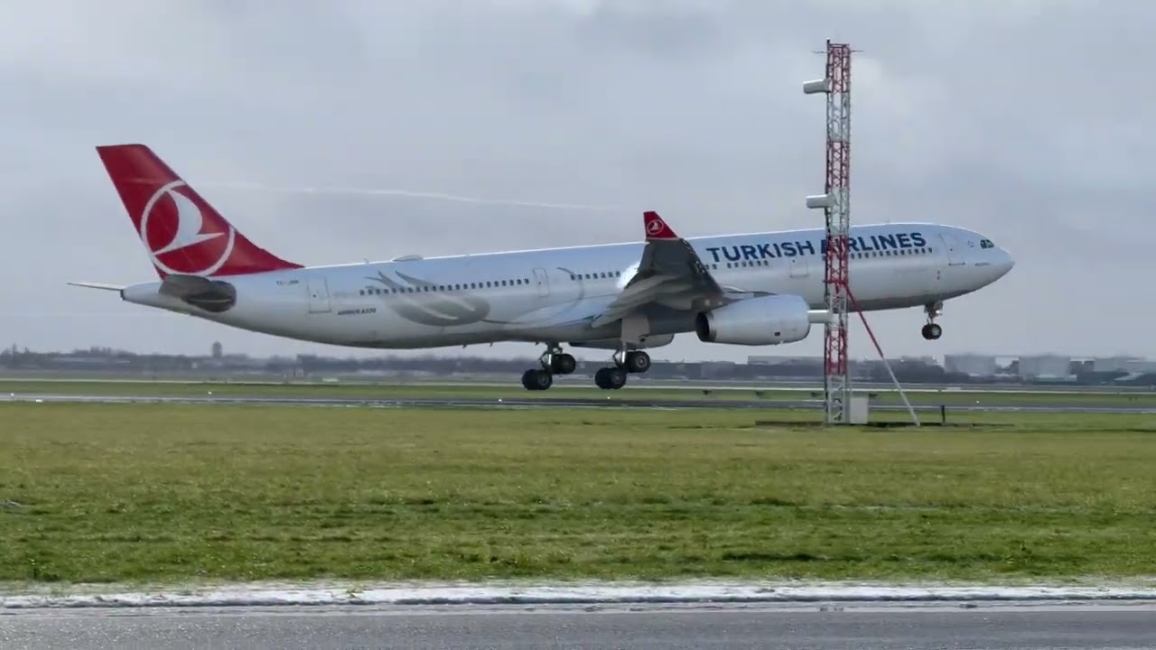 Turkish A330 Landing with Wingtip Vortices & Wing Condensation