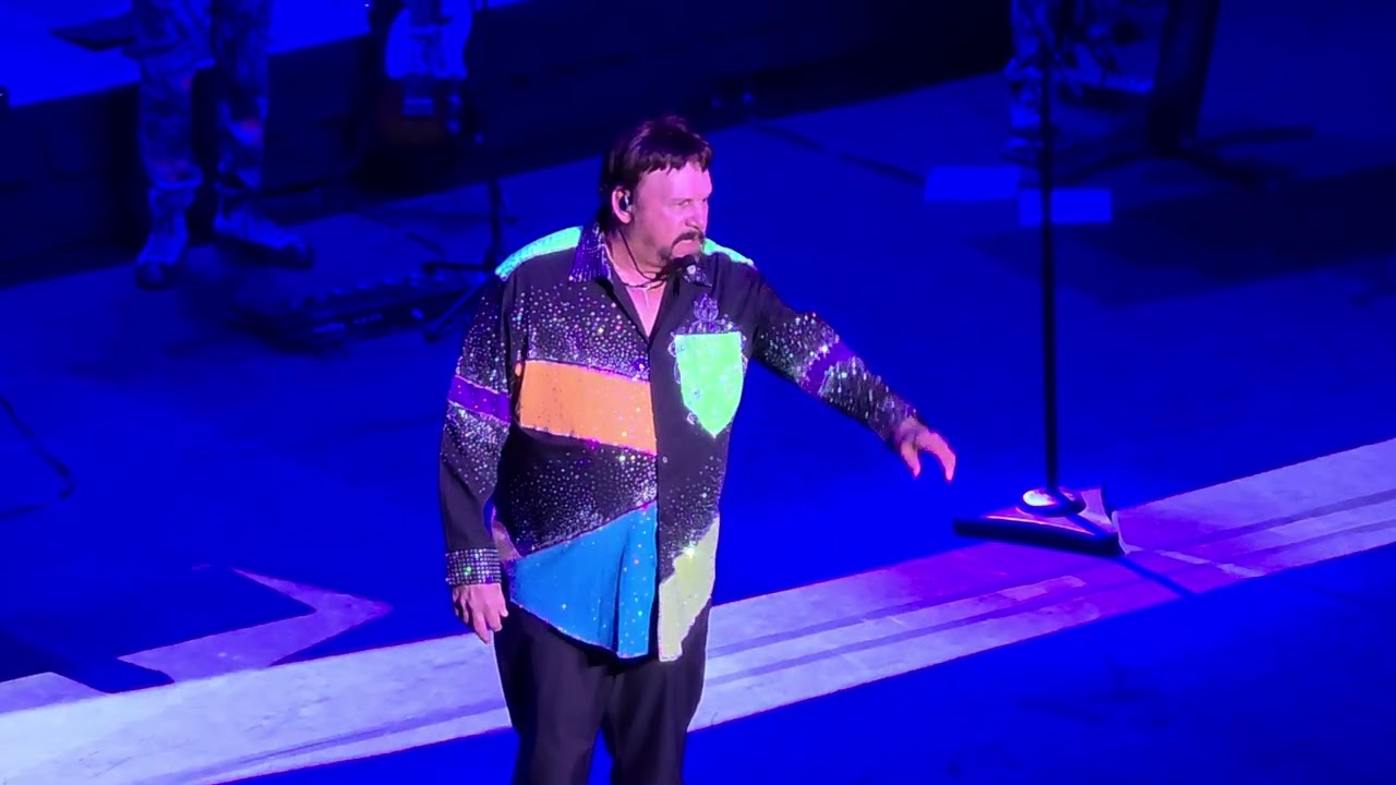 KC and the Sunshine Band Please Don't Go Intimate Version Detroit 2026