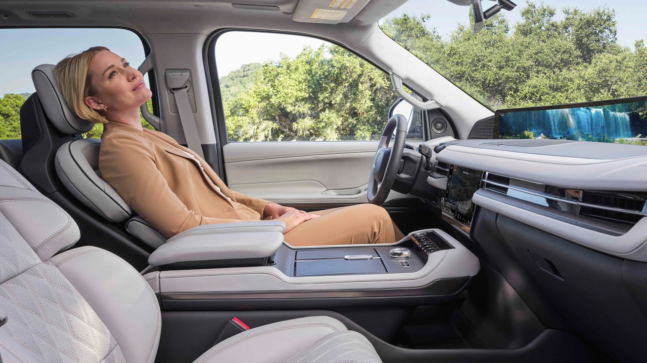 Обзор Lincoln Navigator 2025: Взрывной коктейль роскоши и технологий! CarForLife
