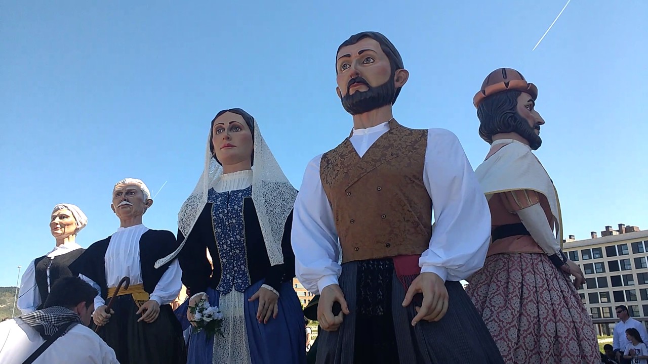 Gigantes de Buztintxuri - Vals (con los gigantes de Burlada)