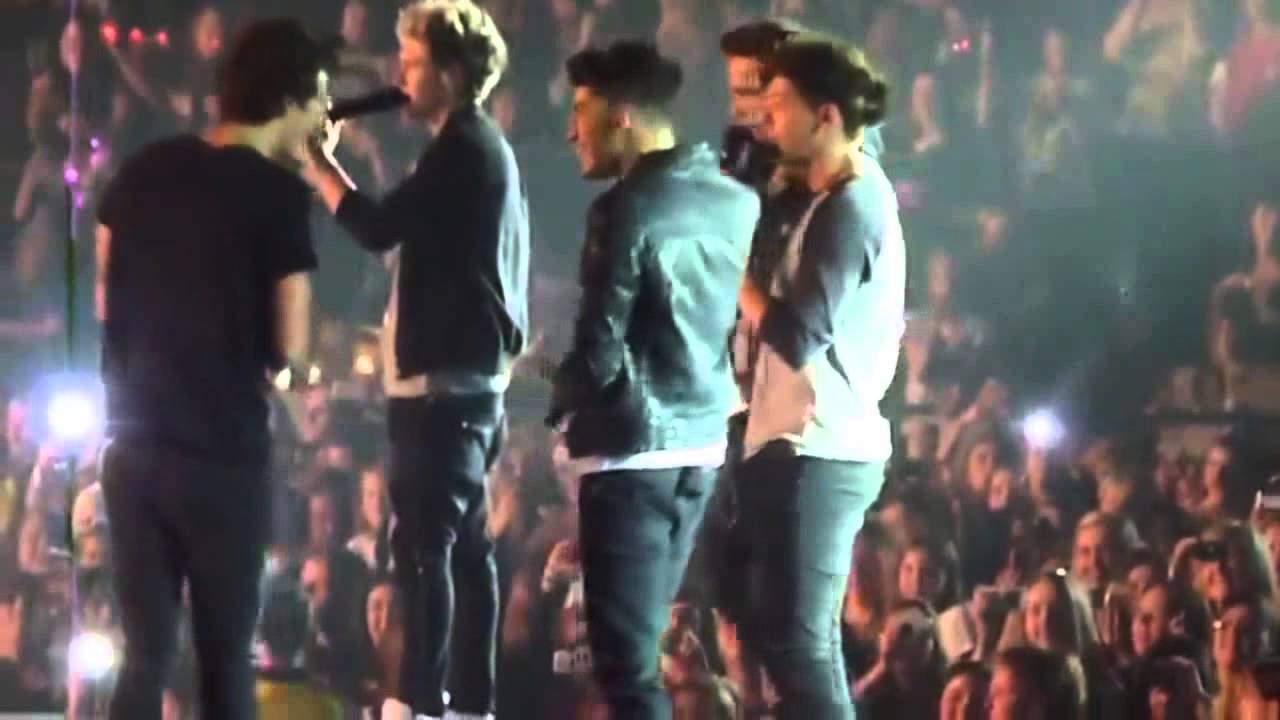 One Direction Concert Moments Part 48 *fixed*