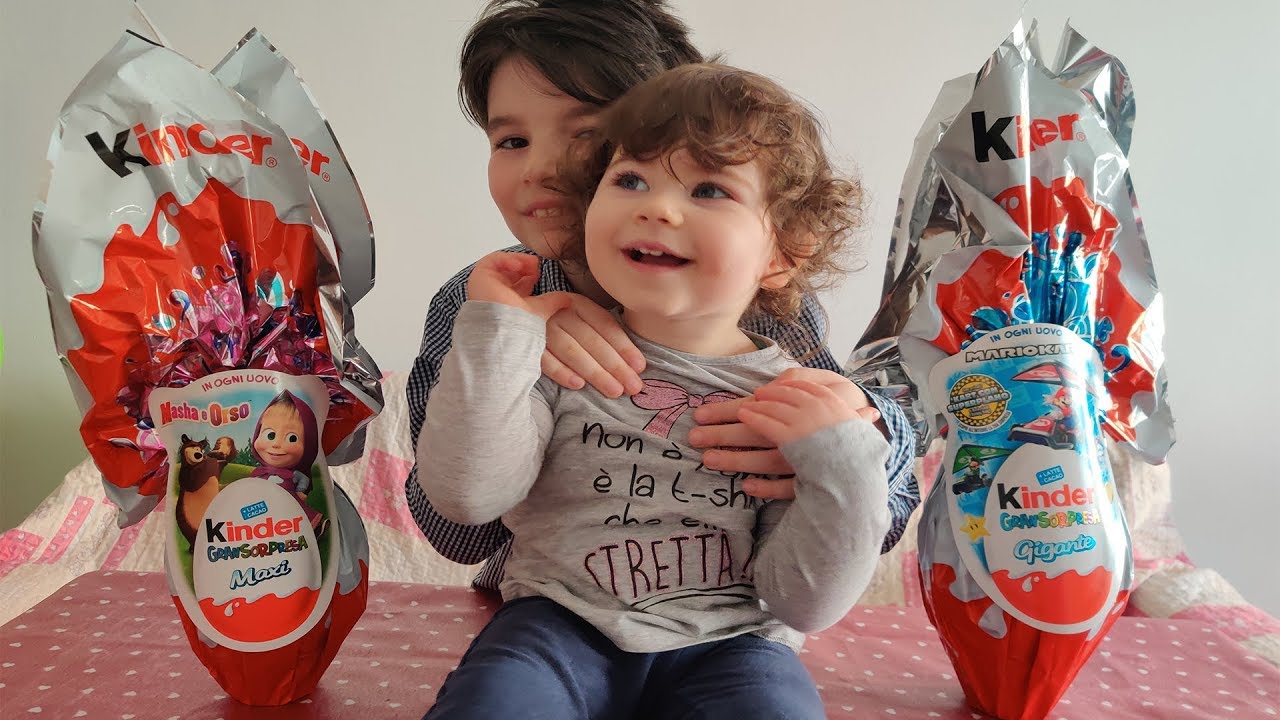 Uova di pasqua KINDER Masha e Orso e Mario Kart - Sorprese 2020
