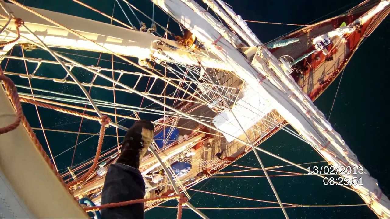 Wejscie na bombram żaglowca Pogoria LIVE CAM
